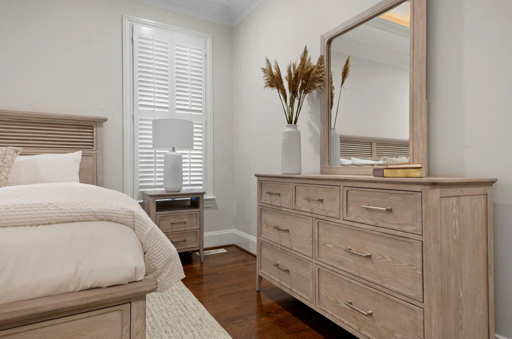 Lineage Collections Cape May 7 Drawer Dresser